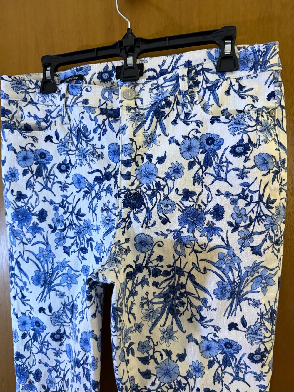 Talbots Blue and White Floral Capris - Picture 4 of 9